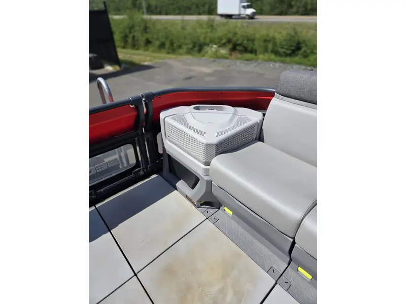 2023 Sea-Doo Switch Cruise 18 DEMO