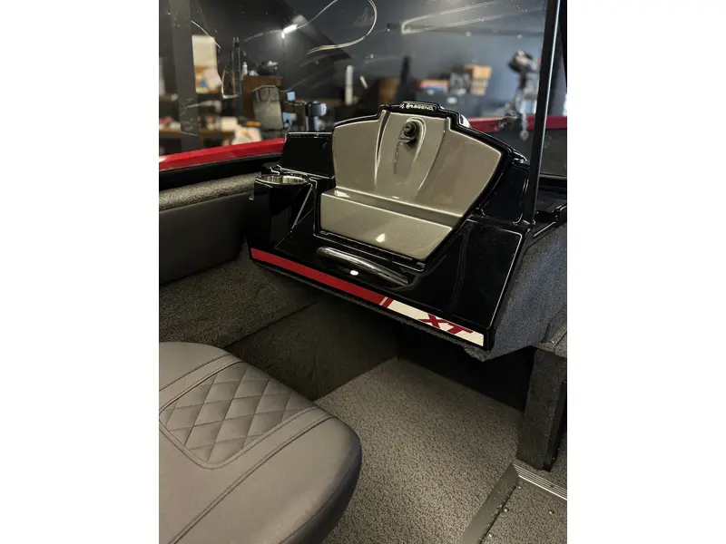Legend 17 XT + 90 ELPT 4S Merc & Trailer pkg 2026