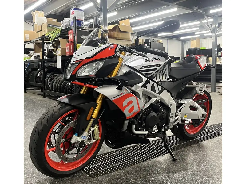 2016 Aprilia TUONO 1100