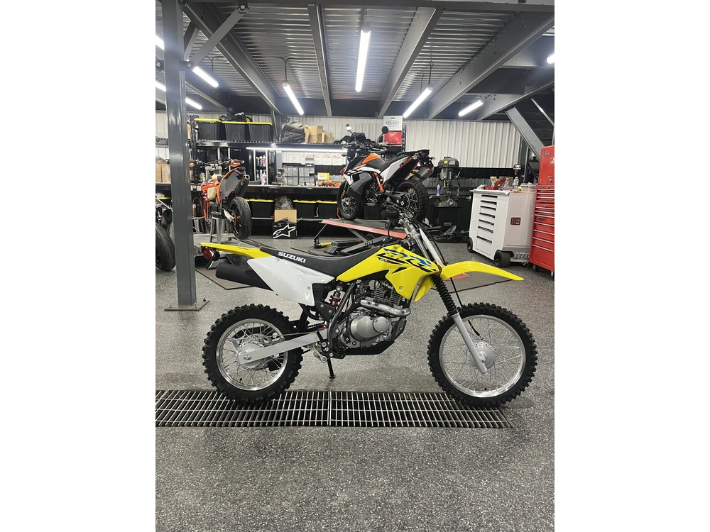 2025 Suzuki Dr-z125 alt