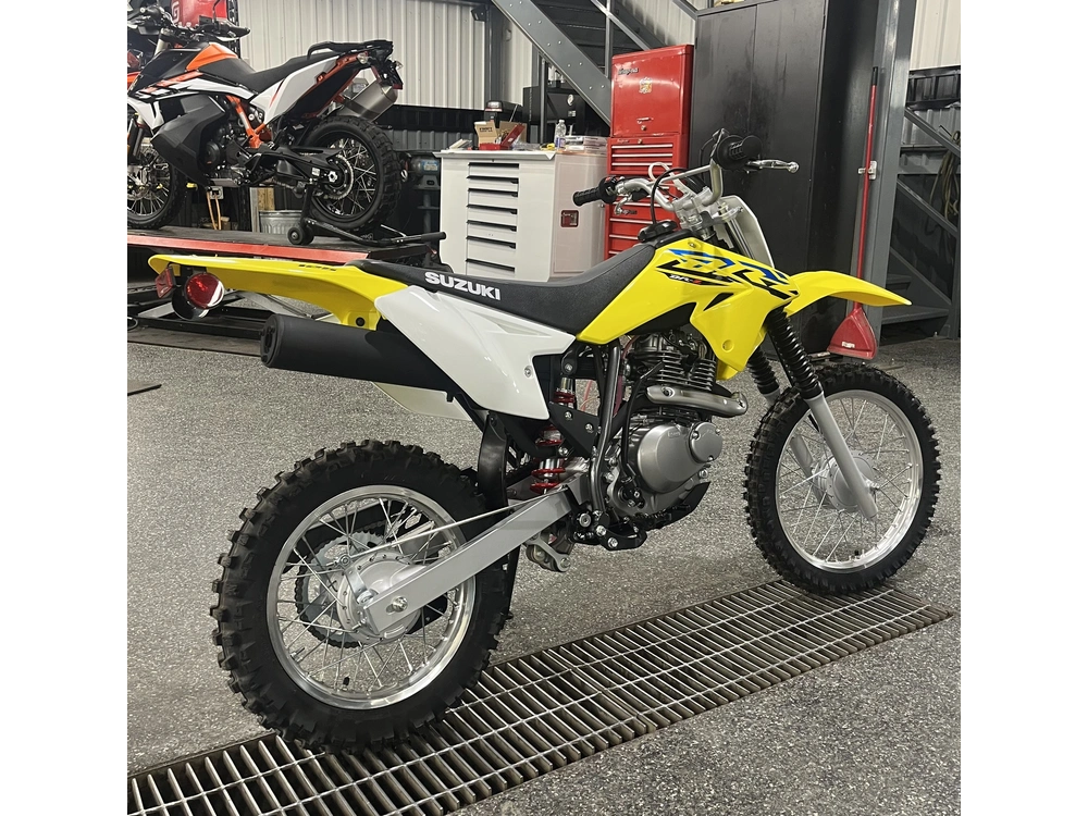 2025 Suzuki Dr-z125 alt