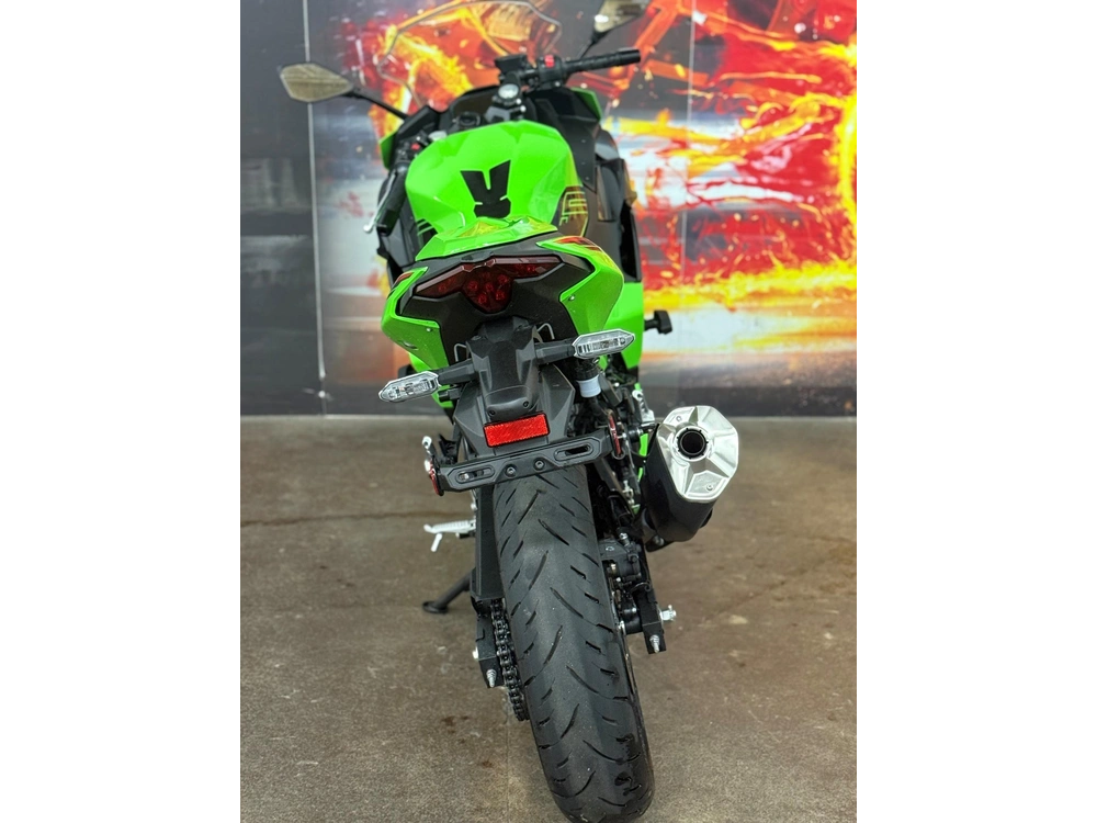 2024 Kawasaki Ninja 500 alt