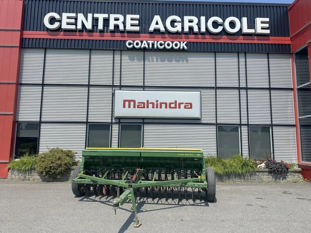 John Deere 8300 
