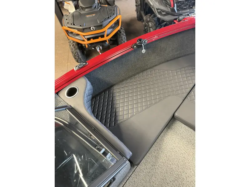 Legend 17 XT + 90 ELPT 4S Merc & Trailer pkg 2026
