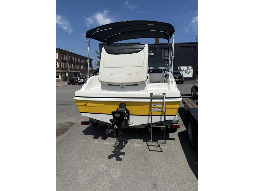 2015 Hurricane 187 Sundeck + Trailer