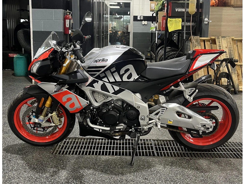 Aprilia Tuono 1100 2016 alt