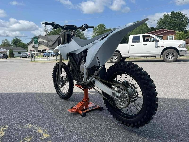 2023 Stark Future Varg Mx alt