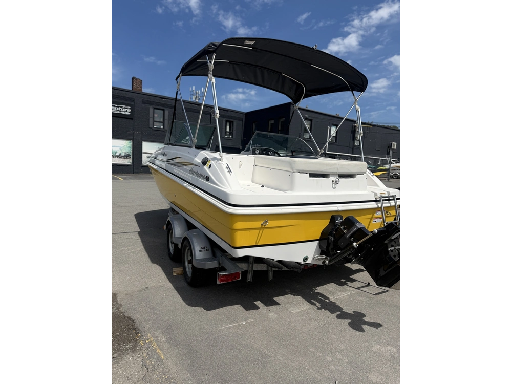2015 Hurricane 187 Sundeck + Trailer