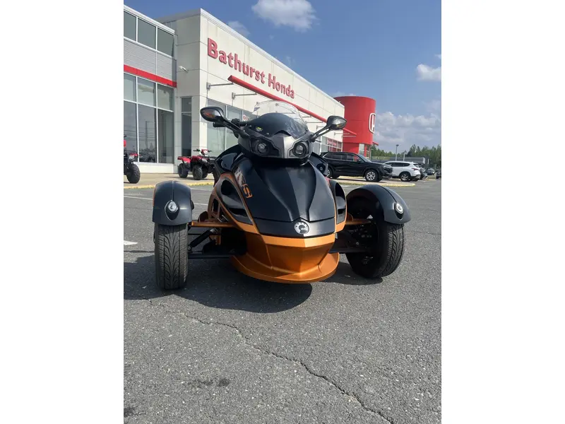 2011 Can-Am Spyder RSS