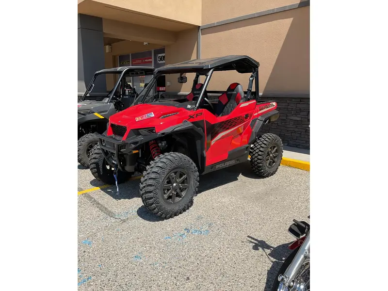 2025 Polaris General Xp 1000 Ultimate - Indy Red Ultimate alt