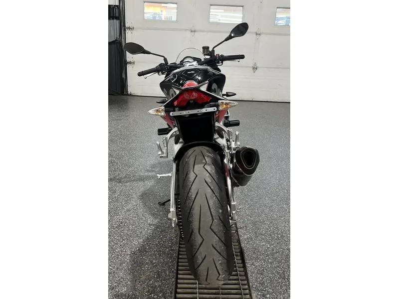 2016 Aprilia TUONO 1100