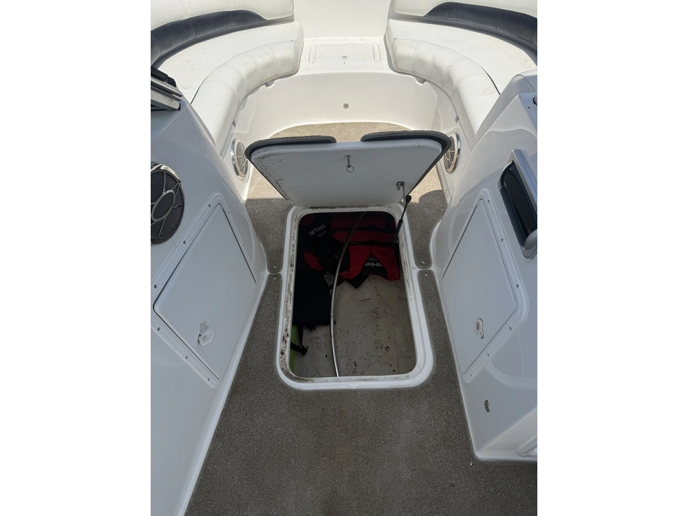 2015 Hurricane 187 Sundeck + Trailer