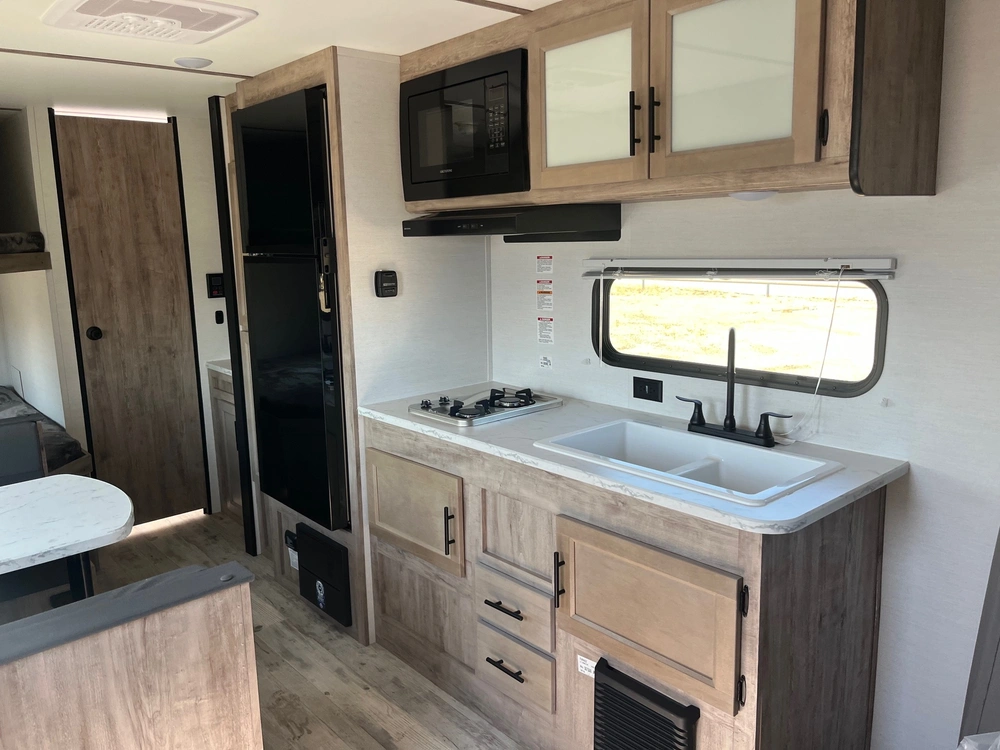 2025 Gulf Stream 248bh Ameri-lite Travel Trailer alt