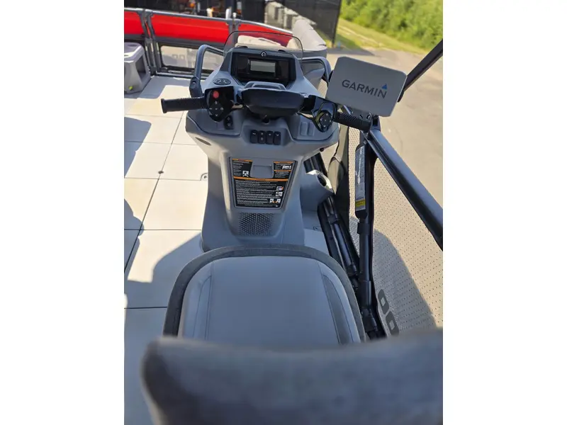 2023 Sea-Doo Switch Cruise 18 DEMO