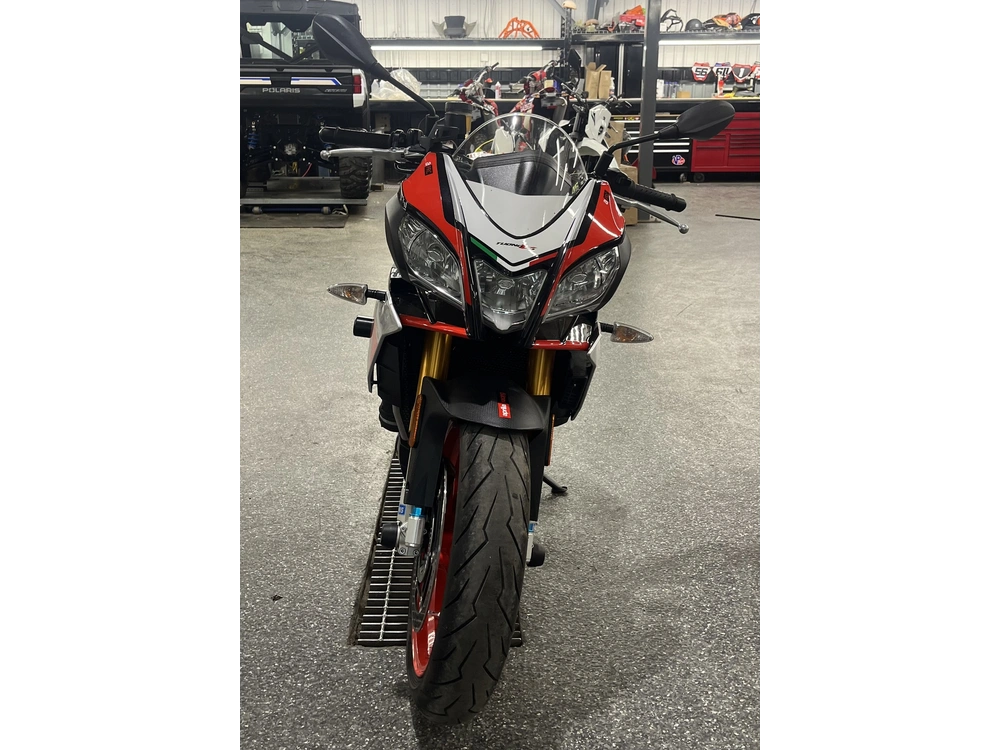 Aprilia Tuono 1100 2016 alt