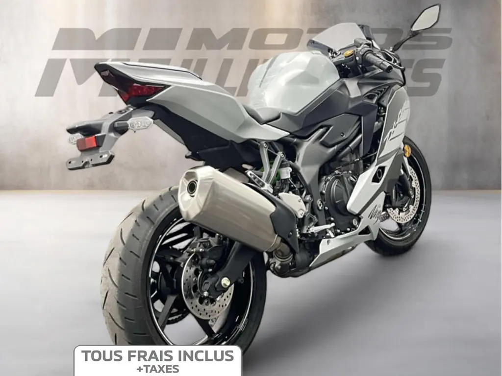 2025 Kawasaki NINJA ZX-4RR