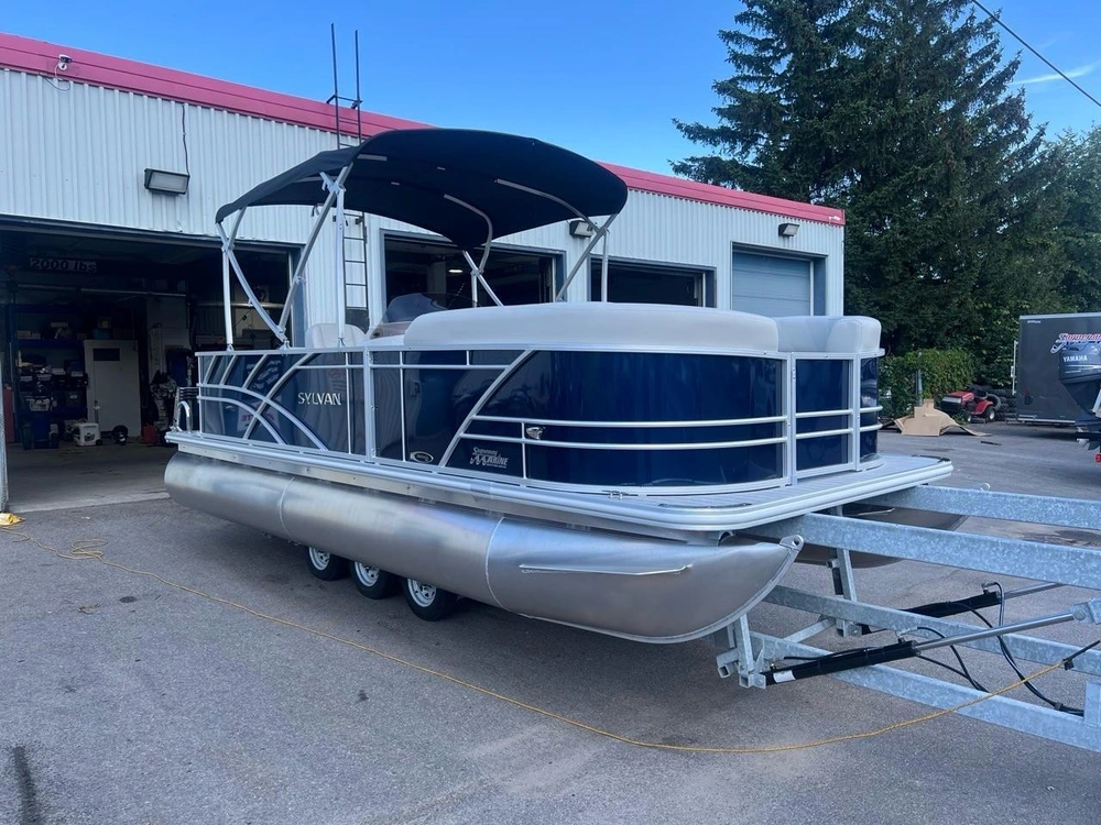 Sylvan Mirage 820 Party Fish 2026 alt