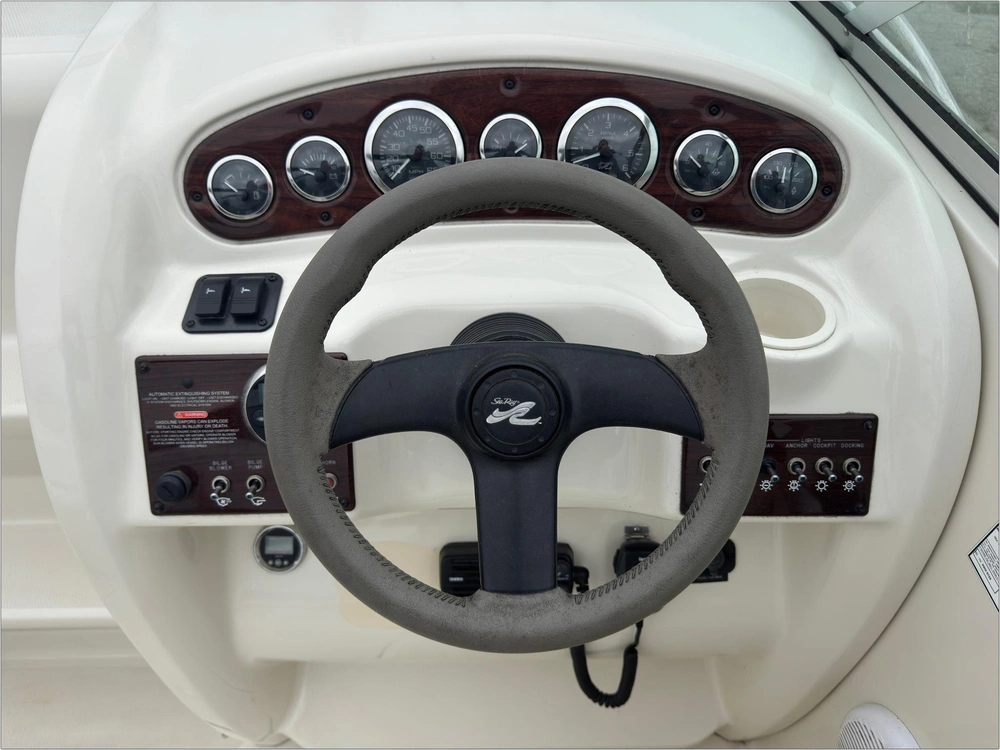 2007 Sea Ray 215 Weekender alt