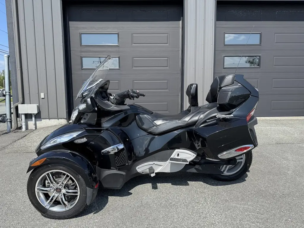 Can-Am RT-S  2011