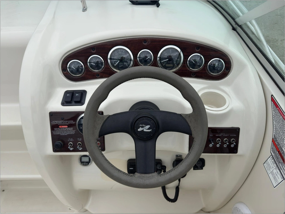 2007 Sea Ray 215 Weekender alt