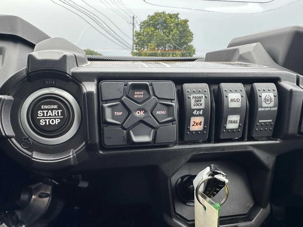 2025 Can-am Commander Xmr 1000r alt