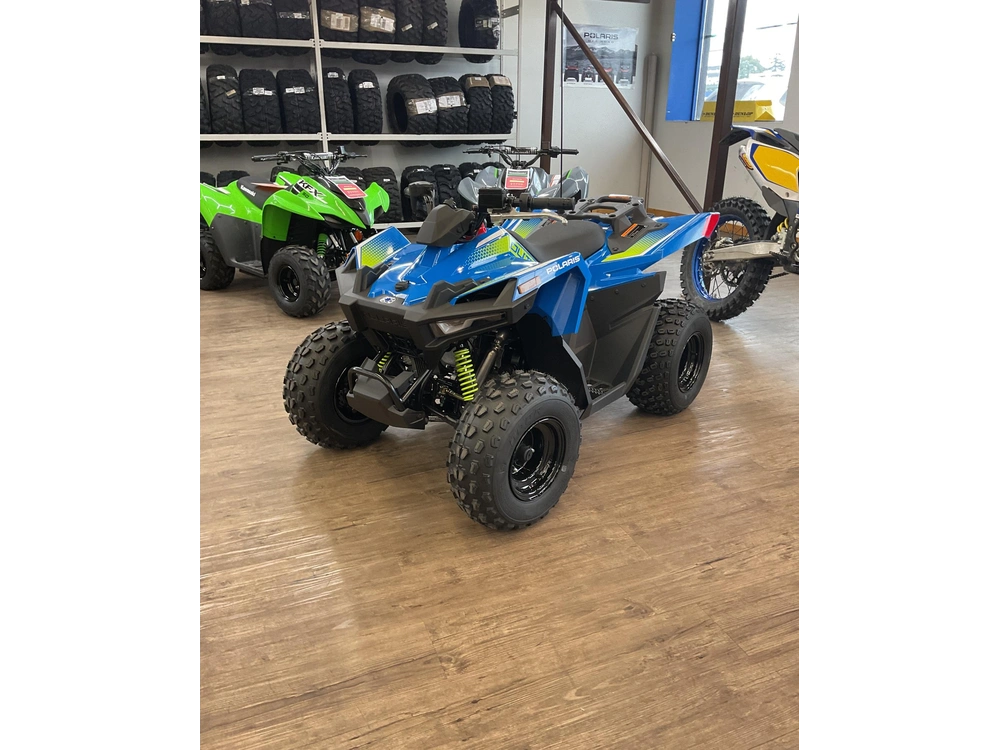 2025 Polaris Outlaw 70 Efi - Velocity Blue / Lifted Lime alt
