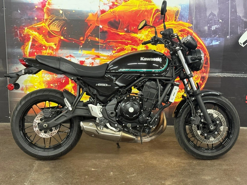 Kawasaki Z 650 Rs 2022 alt