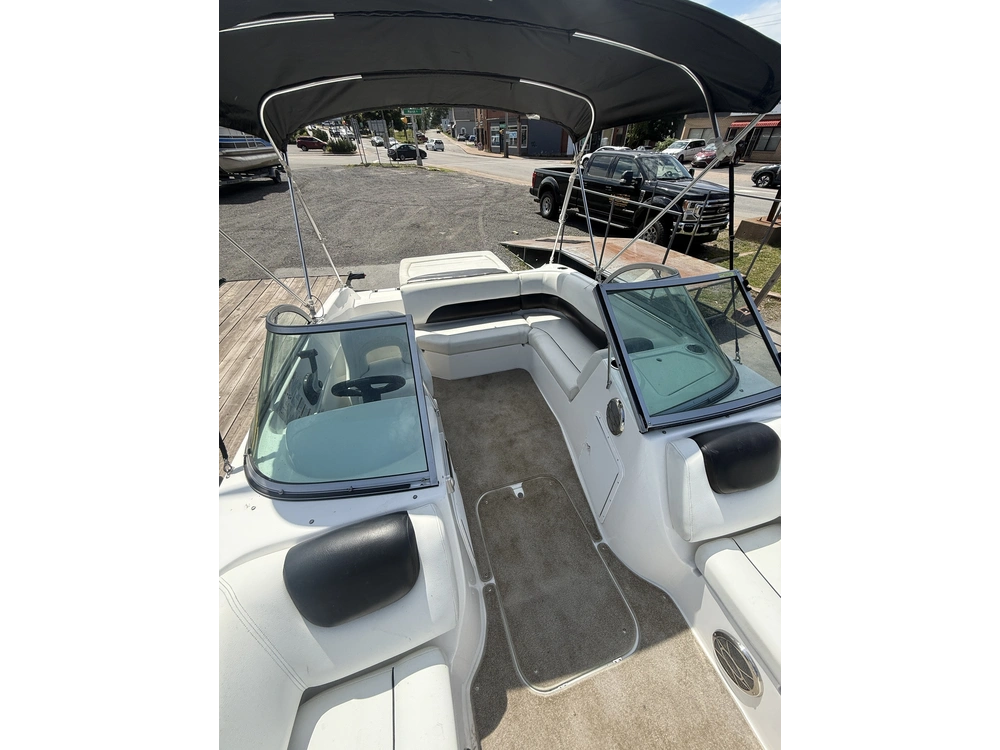 2015 Hurricane 187 Sundeck + Trailer