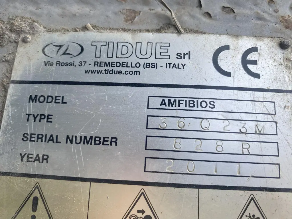 INCONNU Amfibios 2011