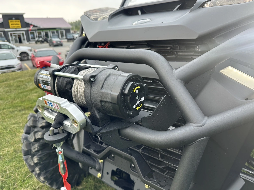 2025 Can-am Commander Xmr 1000r alt