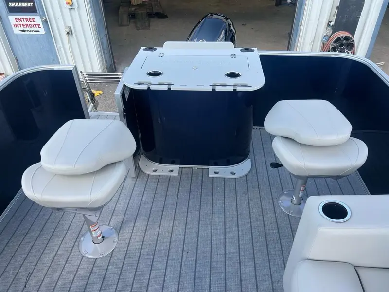 Sylvan MIRAGE 820 PARTY FISH 2026