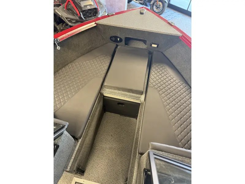 Legend 18 XT + 90 ELPT 4S Merc & Trailer pkg 2026