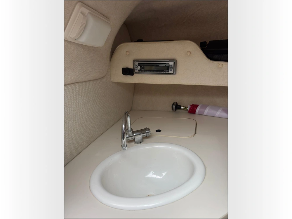 2007 Sea Ray 215 Weekender alt