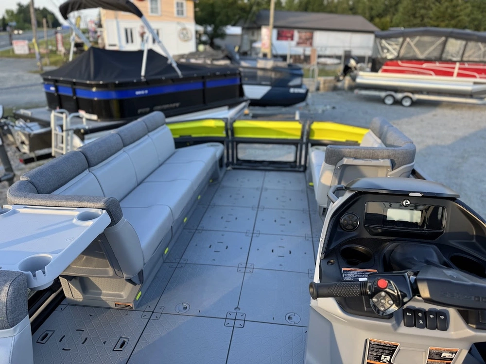 2024 Sea-doo Switch Cruise 21' 230hp alt