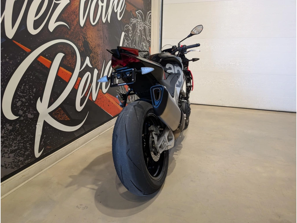 Aprilia 1100 Tuono Factory 2023 alt