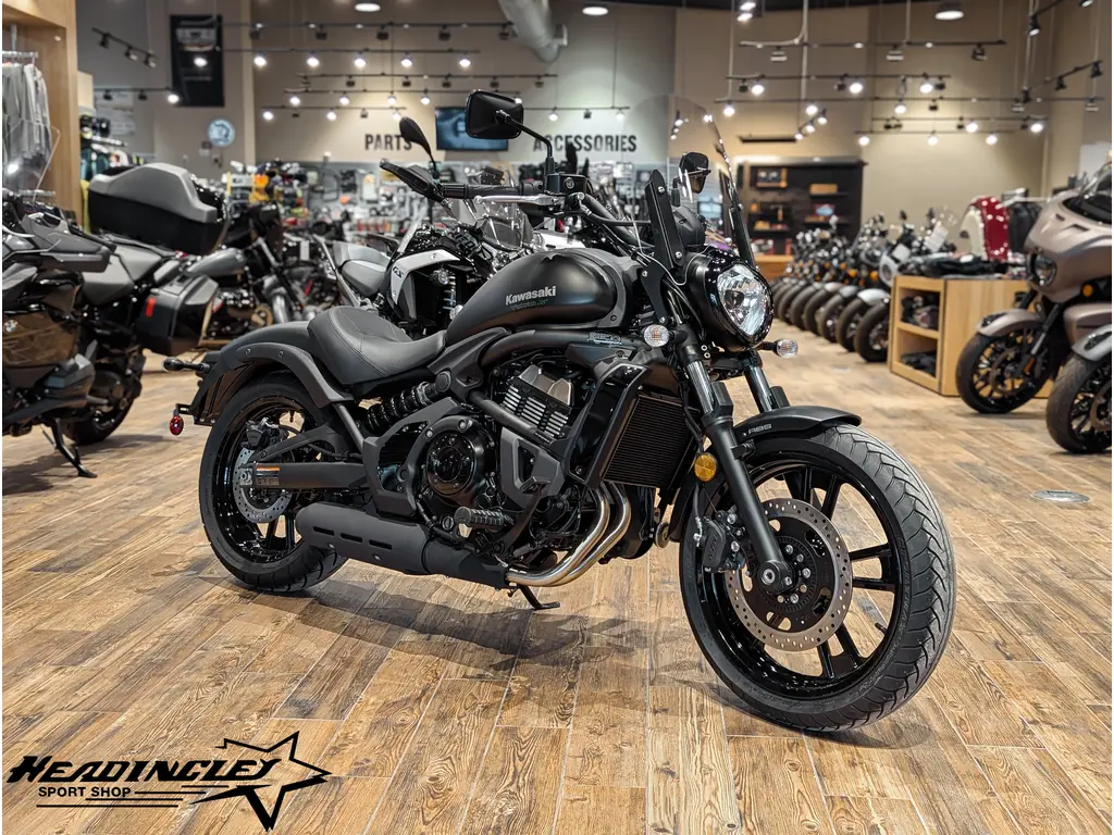 2025 Kawasaki Vulcan S // Metallic Flat Spark Black w/ Medium Windshield