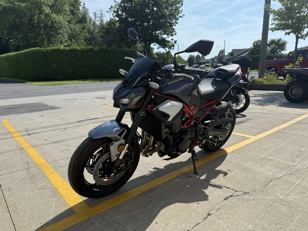 2025 Kawasaki Z900 Abs alt