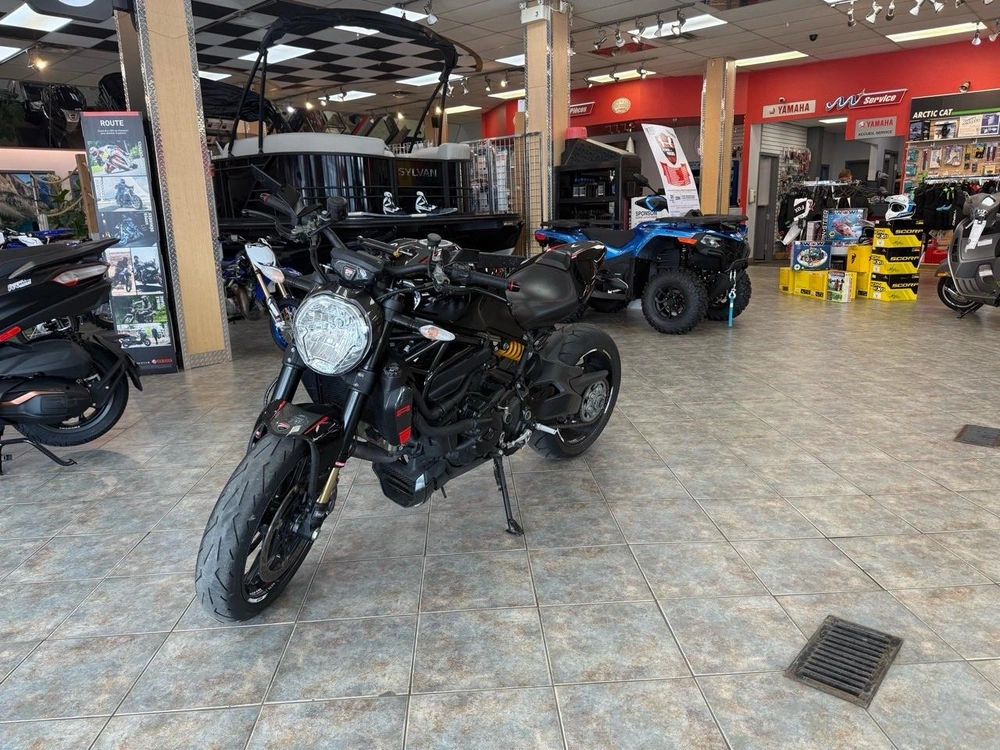 Ducati Monster 1200r 2017 alt