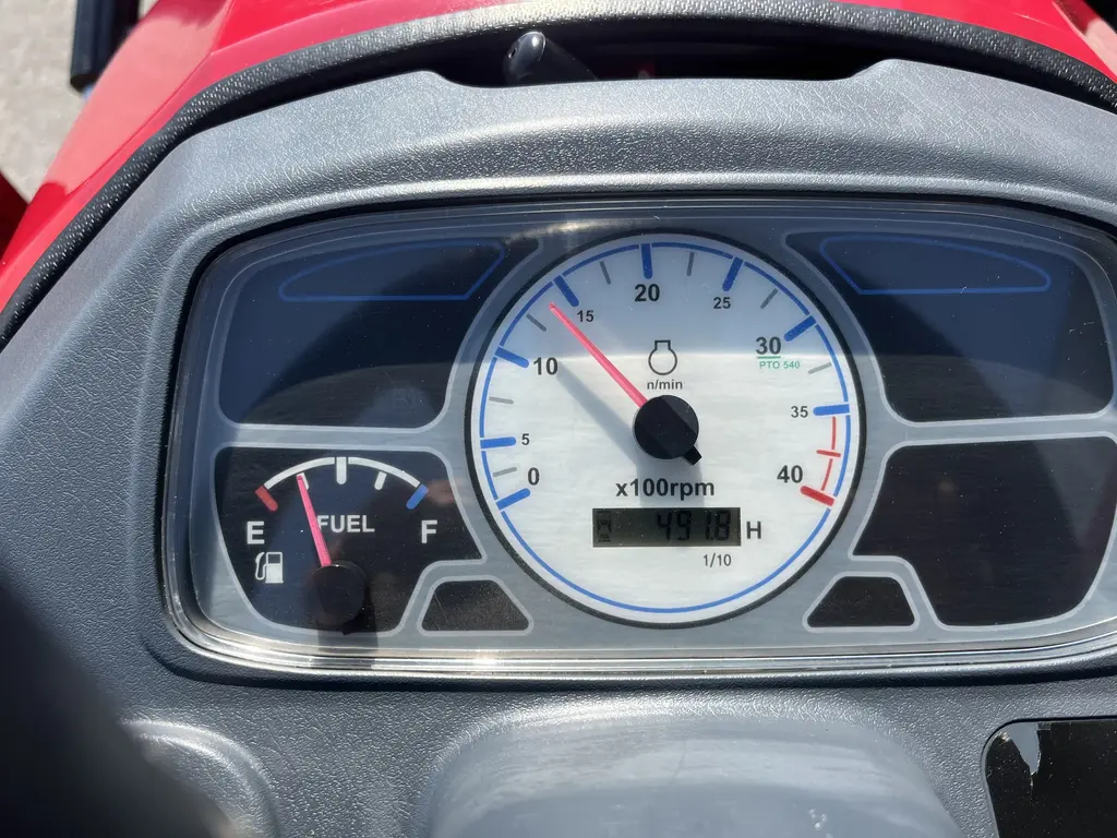 2021 Mahindra Emax20S ROPS