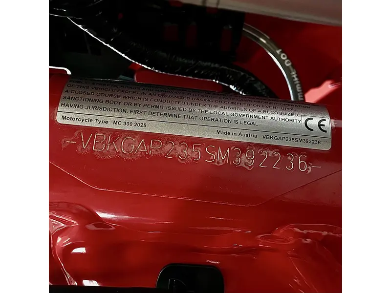 2025 GASGAS MC 300 thumbnail 6