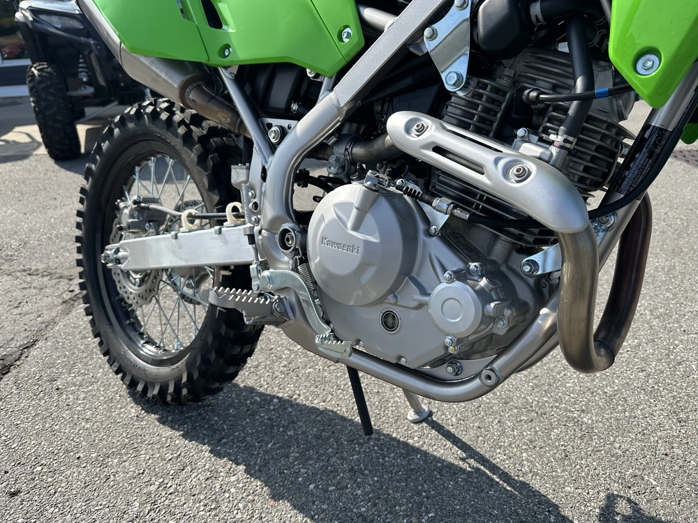 2025 Kawasaki Klx 230r S alt