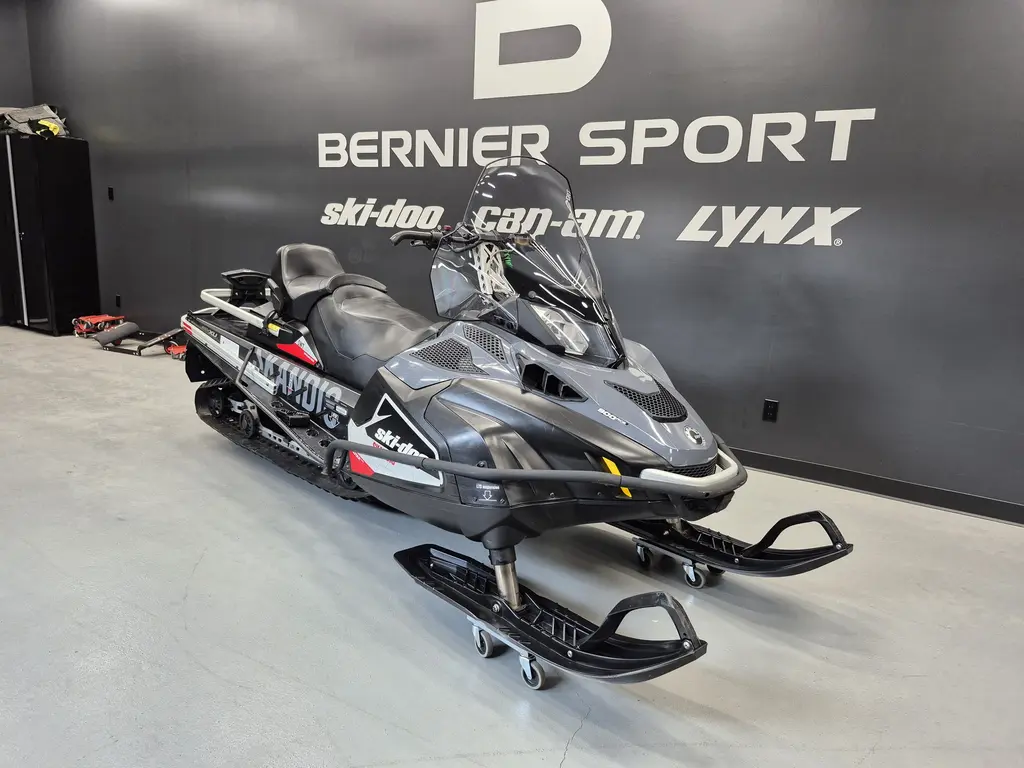 2016 Ski-Doo SKANDIC SWT 900