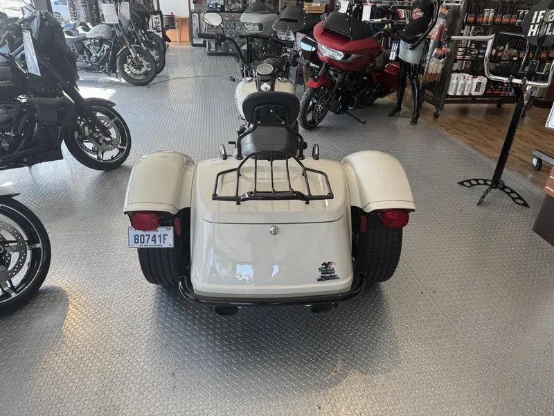 2023 Harley-Davidson FREEWHEELER