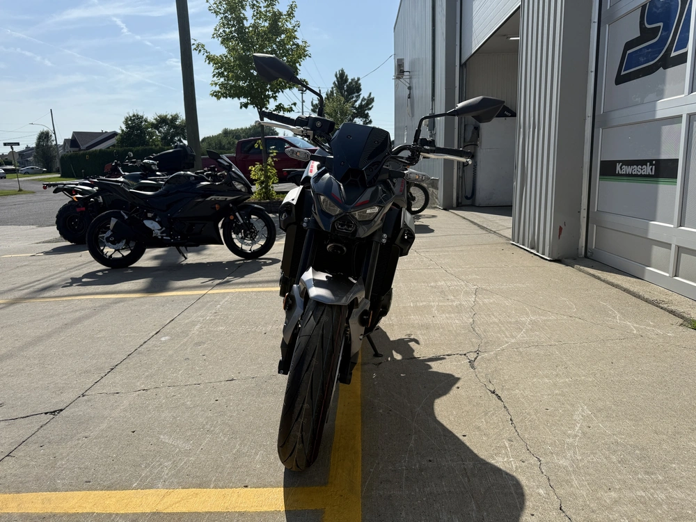 2025 Kawasaki Z900 Abs alt