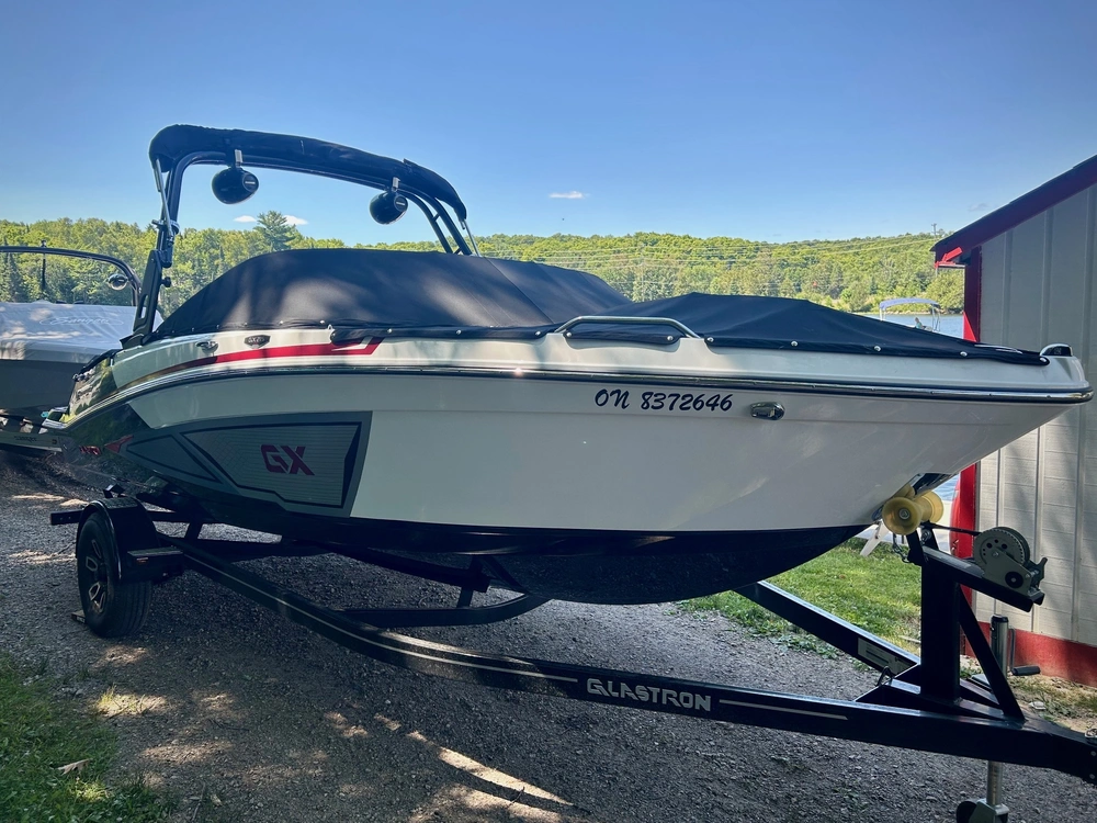 2022 Glastron Gx 215 Mercruiser 6.2l alt