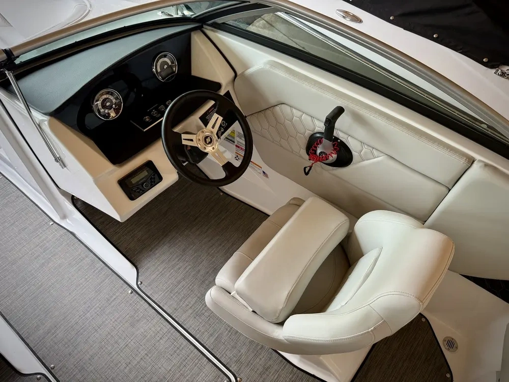 2026 Four Winns H1 Freedom Mercruiser 4.5l alt