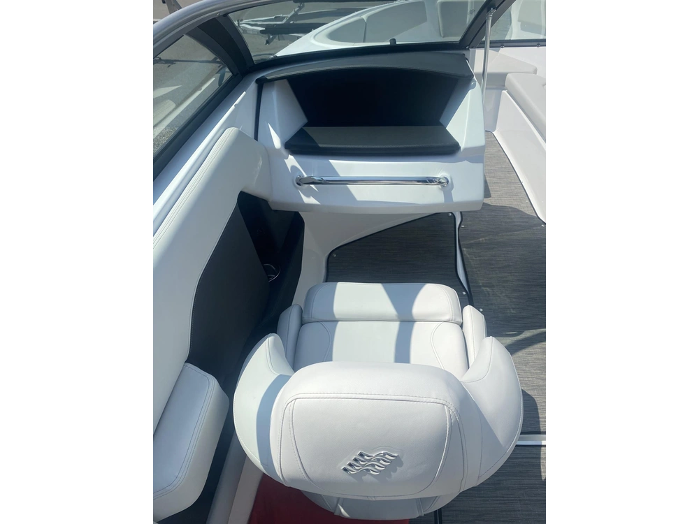 2026 Four Winns H4 Freedom Mercruiser 4.5l alt