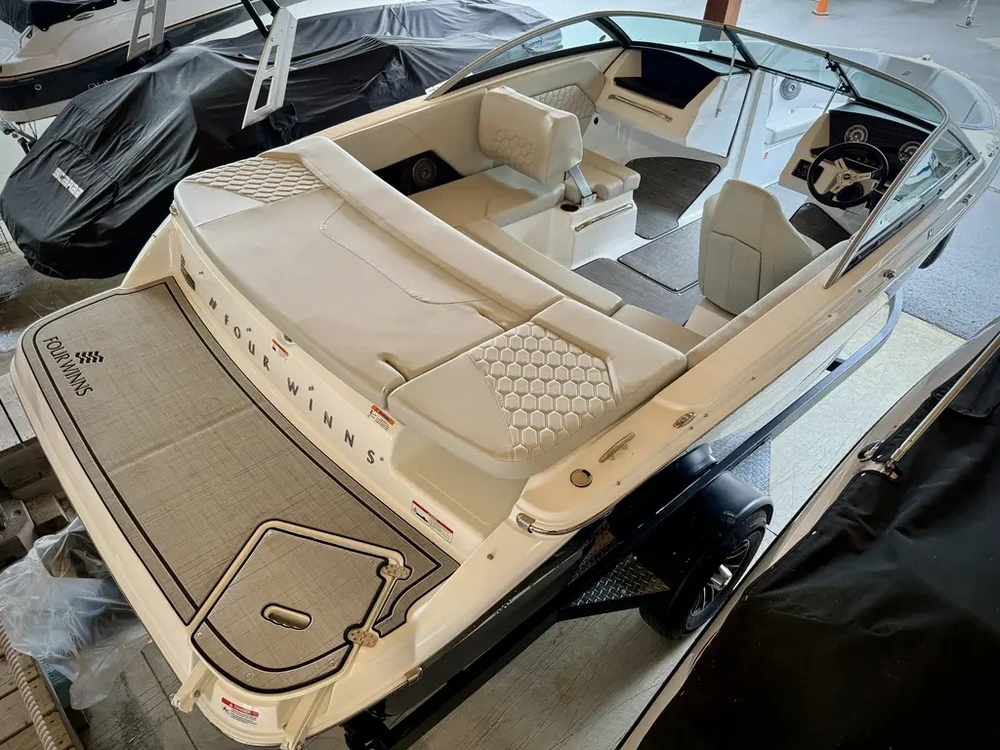 2026 Four Winns H1 Freedom Mercruiser 4.5l alt