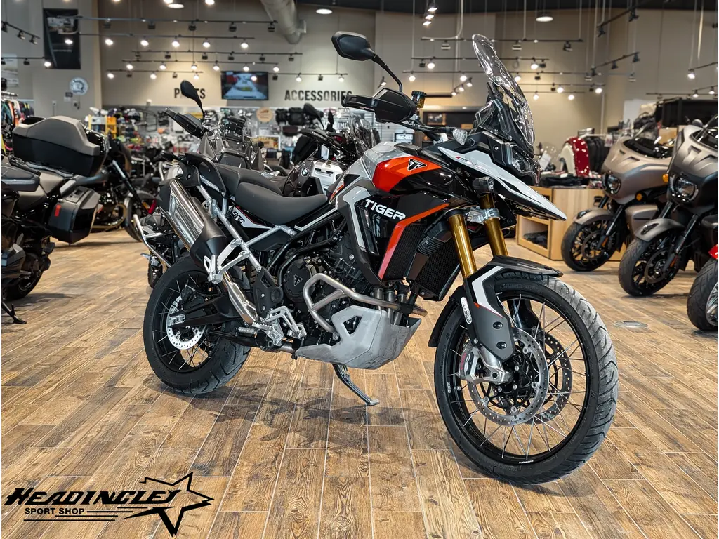 2025 Triumph Tiger 900 Rally Pro // Ash Grey/Intense Orange