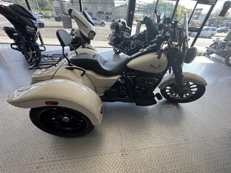 2023 Harley-Davidson FREEWHEELER